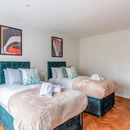 Spacious Sea View 2 Bedroom Sleeps 6-Free Parking Борнмут Экстерьер фото
