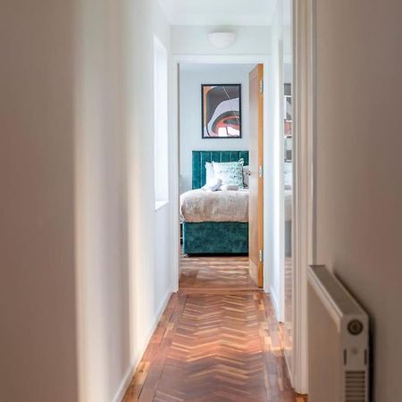 Spacious Sea View 2 Bedroom Sleeps 6-Free Parking Борнмут Экстерьер фото